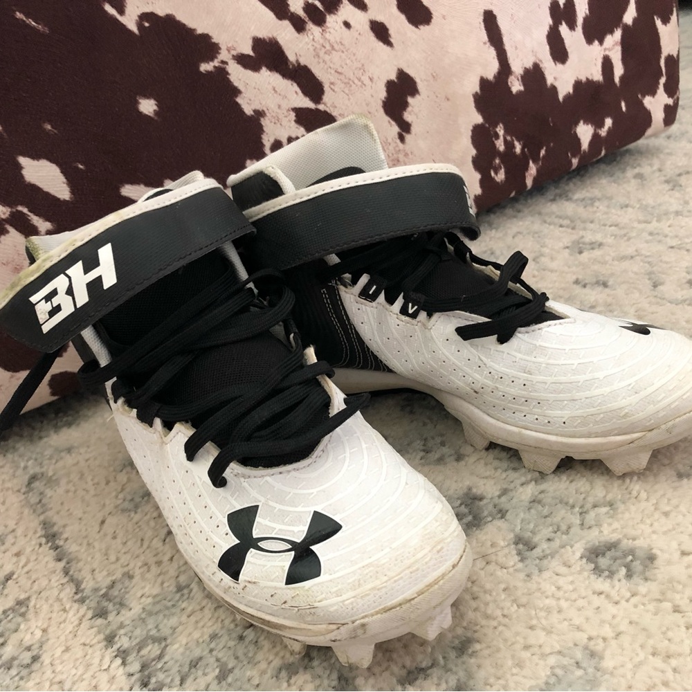 Under Armour Cleats youth 5.5
